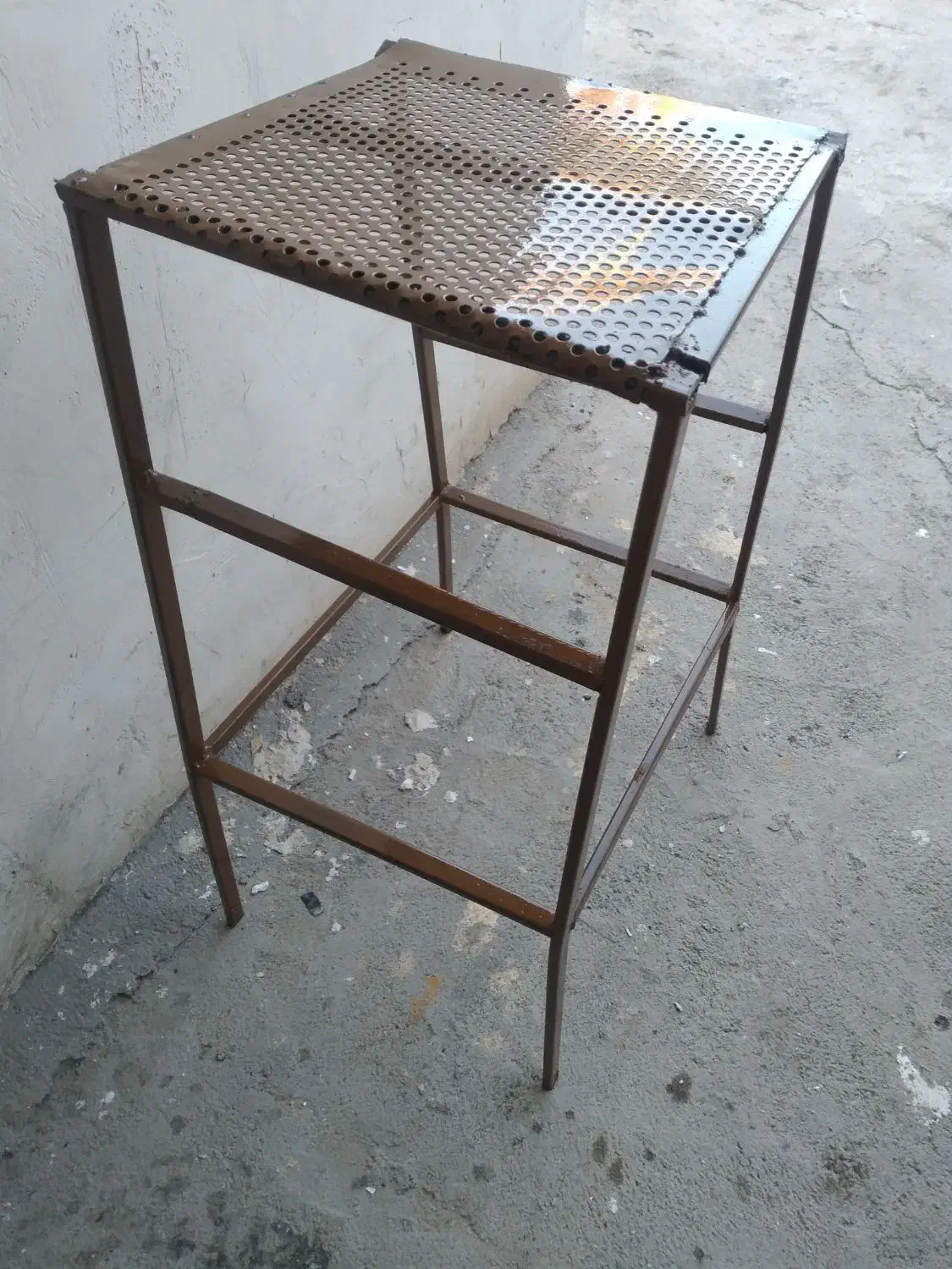 چهار پایه آهنی سبک برای استفاده در منزل|صندلی و نیمکت|شیروان (خراسان), |دیوار