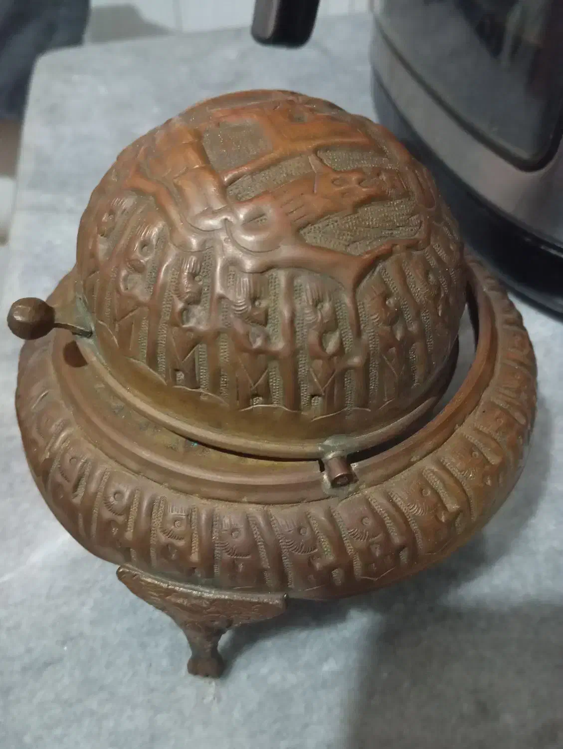 خاویار خوری قدیمی برنجی قلم دست پهلوی|کلکسیون اشیاء عتیقه|چالوس, |دیوار