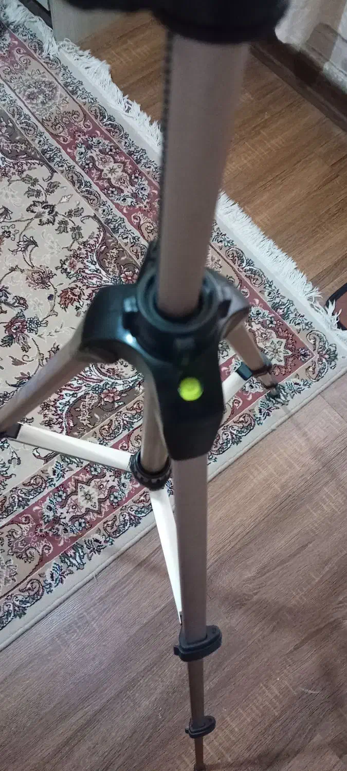 پایه دوربین عکاسی|دوربین عکاسی و فیلم‌برداری|کرج, شهرک بنفشه|دیوار