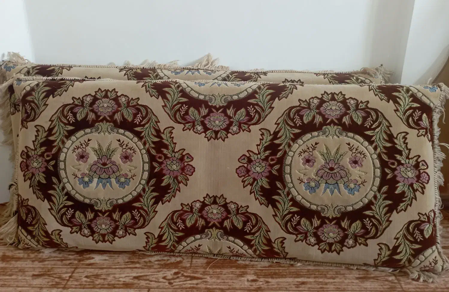 دوتاپشتی درحدنو|پشتی|مراغه, |دیوار