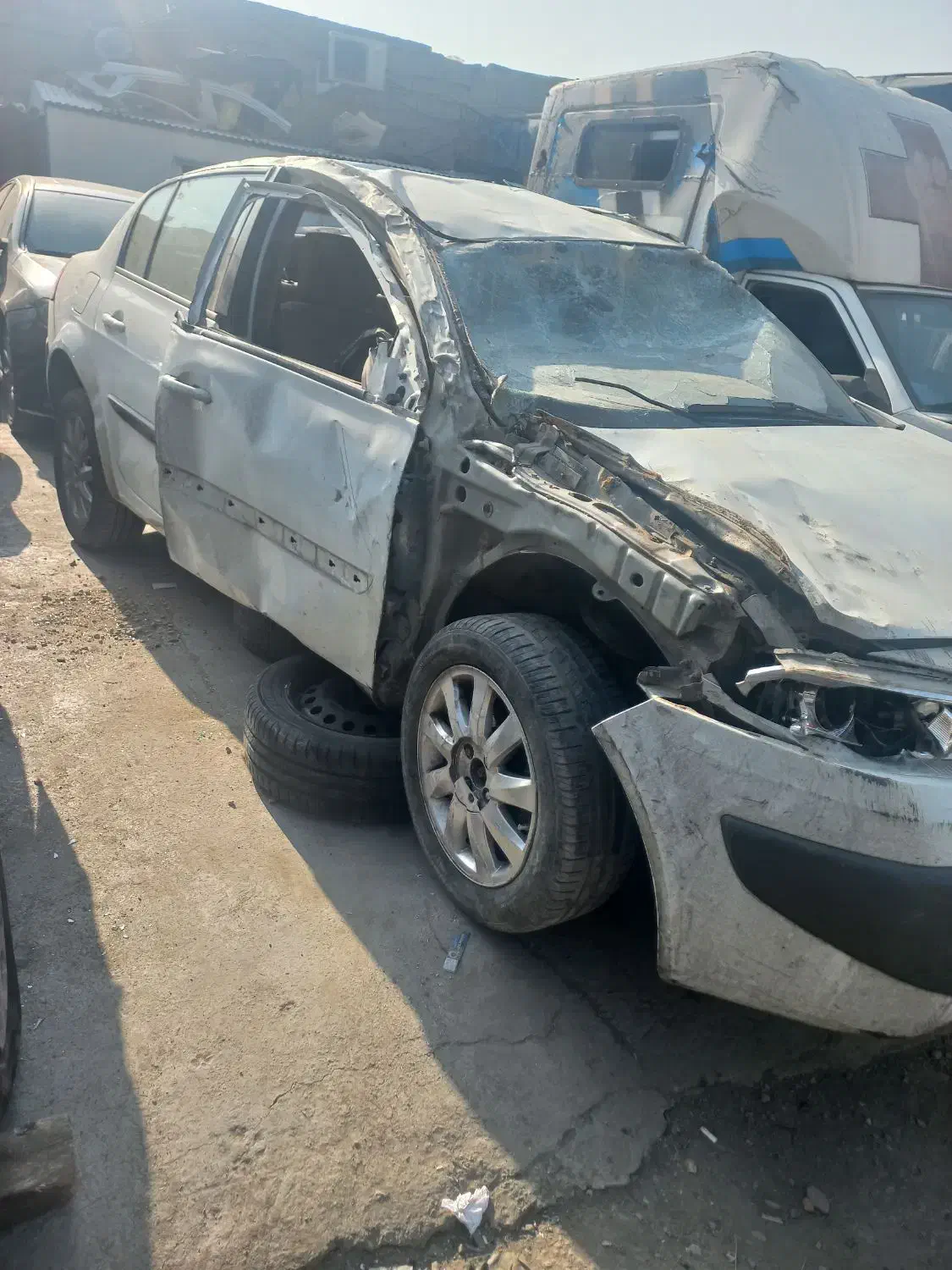 مگان ۲۰۰۰ اتومات مدل ۹۰|خودرو سواری و وانت|تهران, شادآباد|دیوار