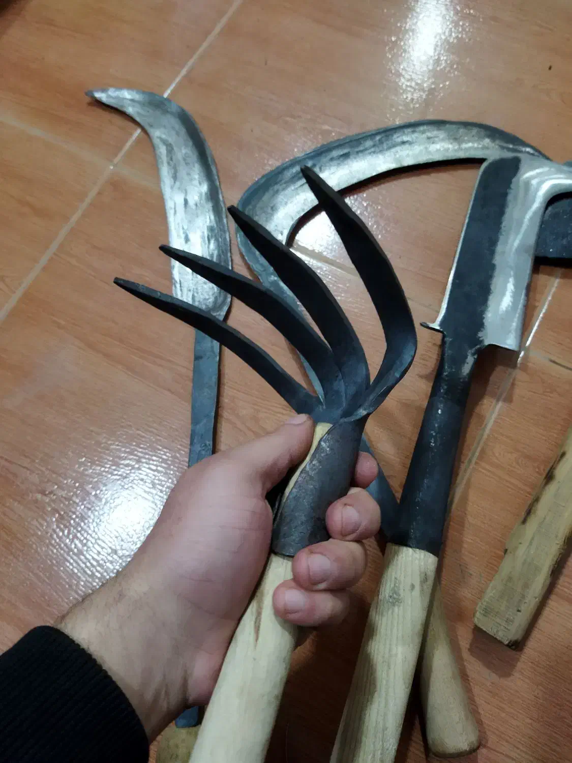 تبر ، داس ، چنگک ، دومدل داس علف زن|کوهنوردی و کمپینگ|تالش, هشتپر|دیوار