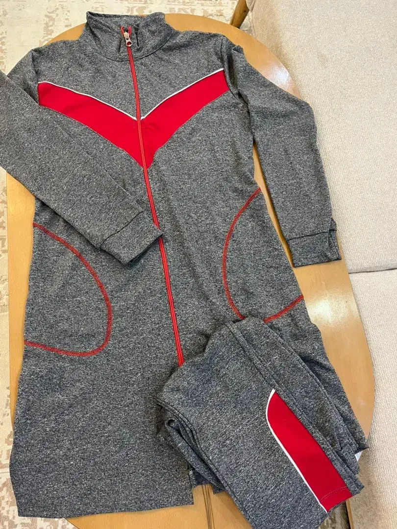 لباس ورزشی|لباس|فردیس, نسترن غربی|دیوار