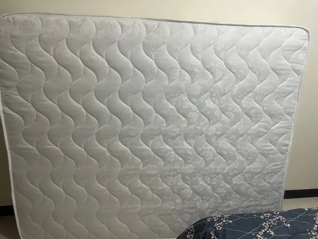 سرویس خواب به همراه تشک|تخت و سرویس خواب|شاهینشهر, طالقانی|دیوار