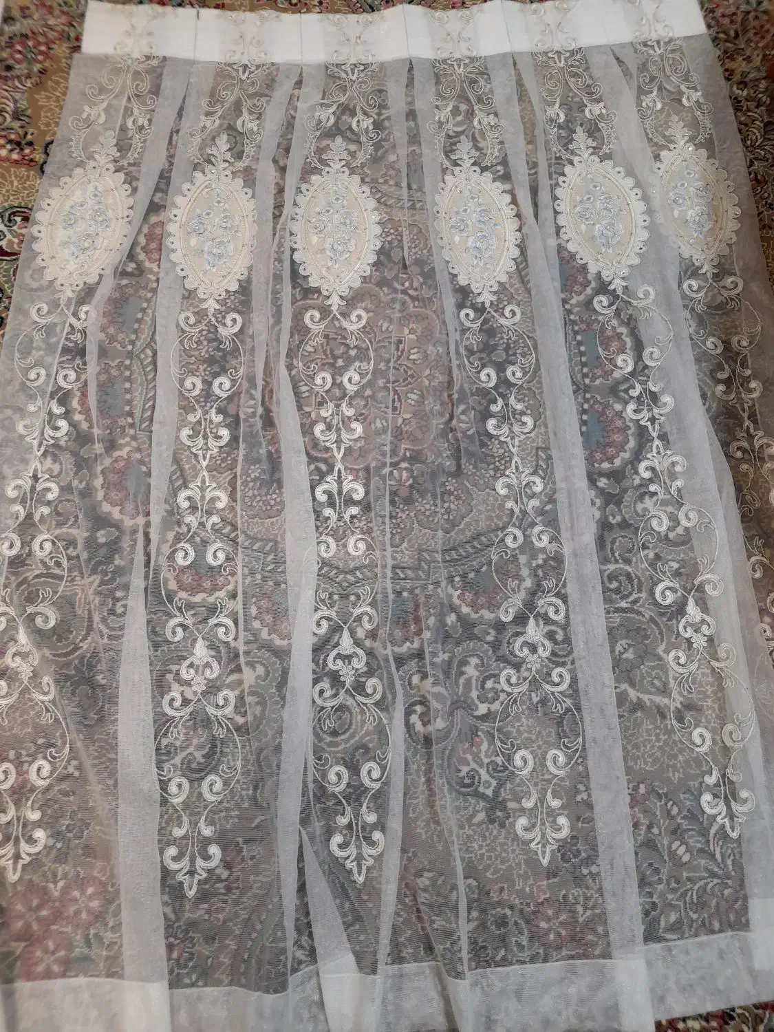 حراج. دو عدد پرده کاملا نونو هر دوتاش فقط ۵۰۰/۰۰۰|پرده، رانر، رومیزی|بروجرد, |دیوار