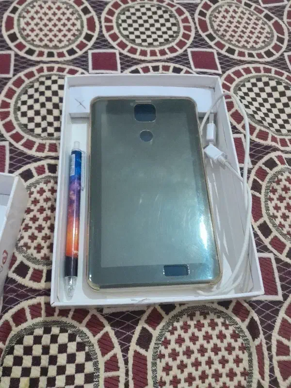 تبلت|تبلت|فولادشهر, زاینده رود|دیوار