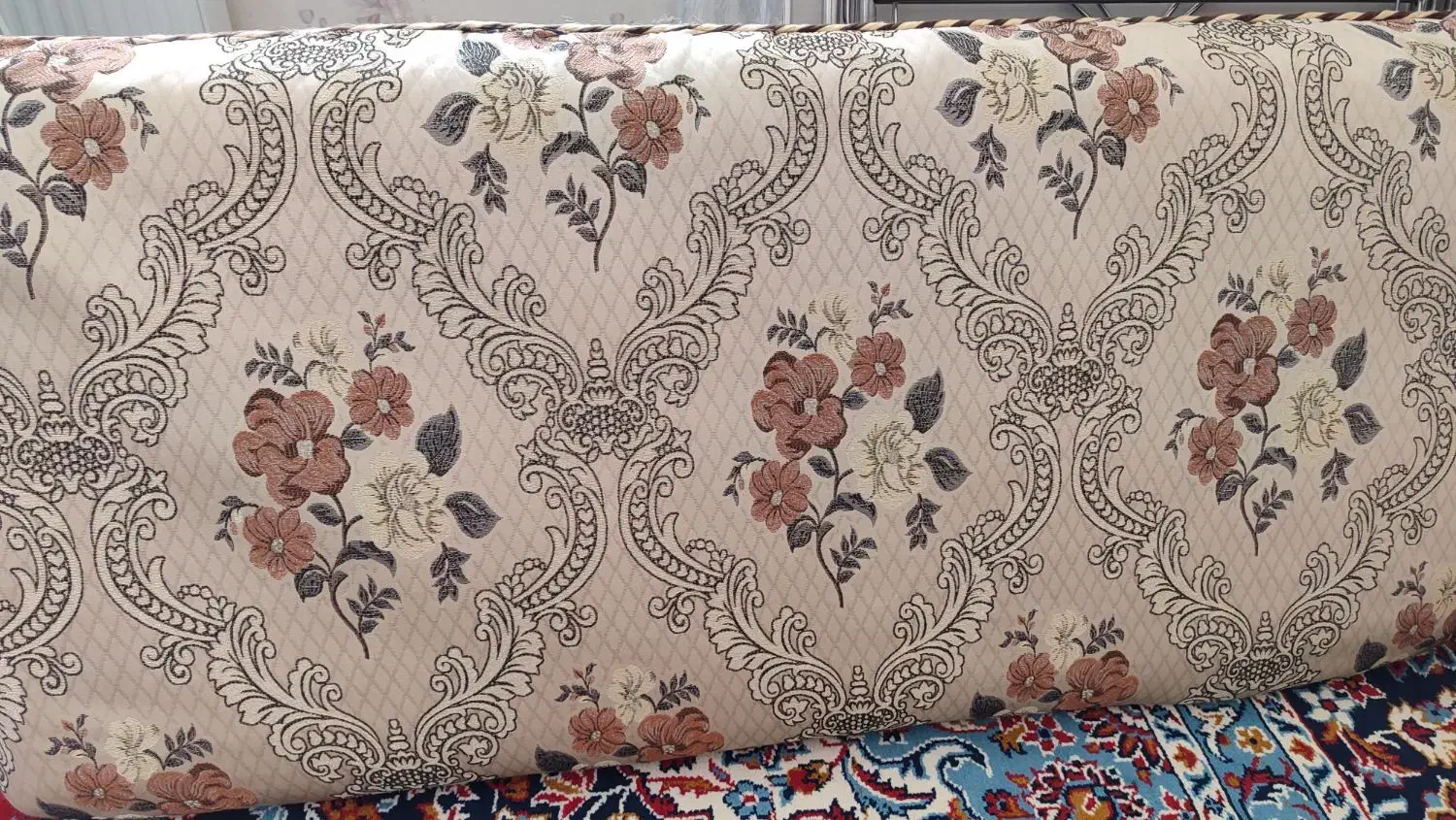 دوعددپشتی درحدنو|پشتی|خرم‌آباد, |دیوار