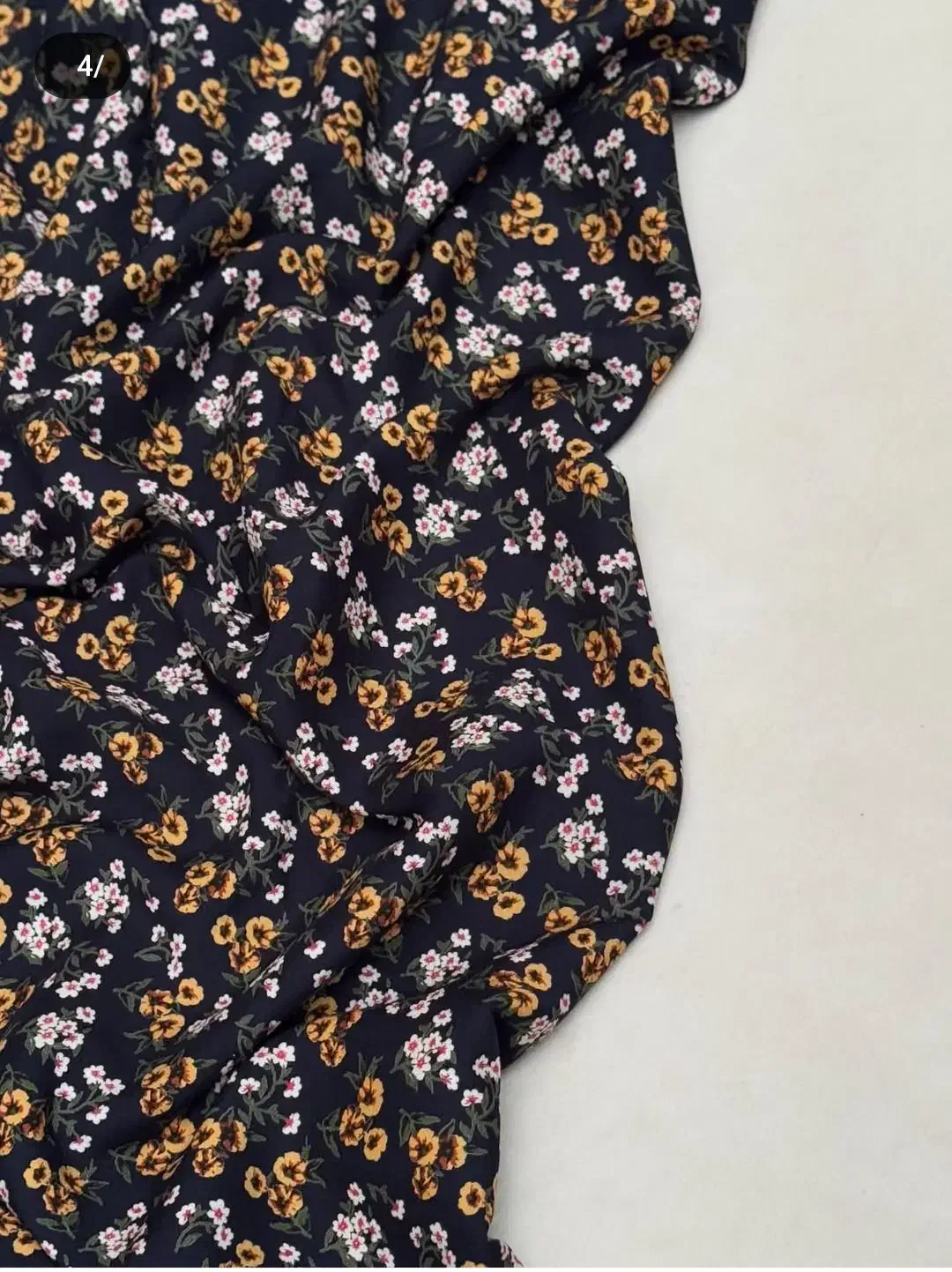 پارچه|لباس|قروه, |دیوار