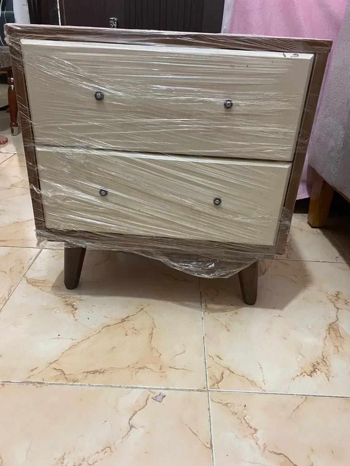 سررویس خواب|تخت و سرویس خواب|سمنان, |دیوار