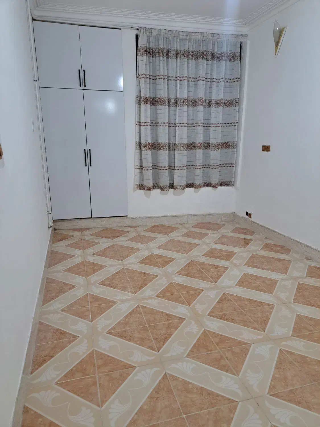 اجاره آپارتمان برای زوجین و خانواده های کم جمعیت|اجارهٔ آپارتمان|سیرجان, |دیوار