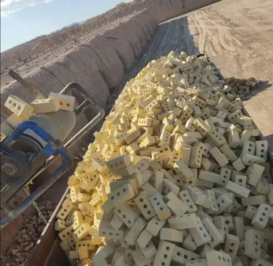 آجر گری.آجر سه گل.آجر فشاری|عمدهفروشی|شهر بابک, |دیوار