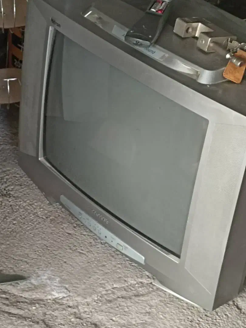 تلویزیون|تلویزیون و پروژکتور|مبارکه, |دیوار