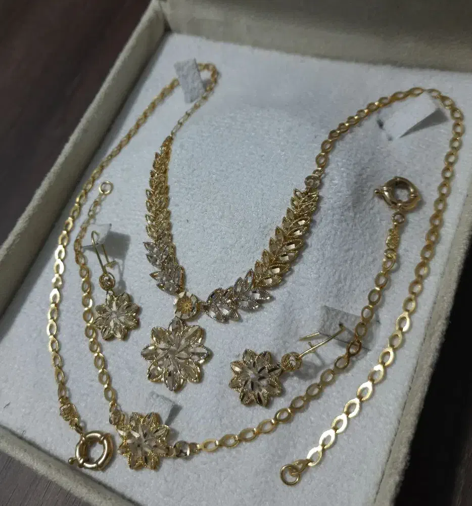 سرویس کامل عروس نو نو (خام+۲%)|جواهرات|تهران, سلسبیل شمالی|دیوار