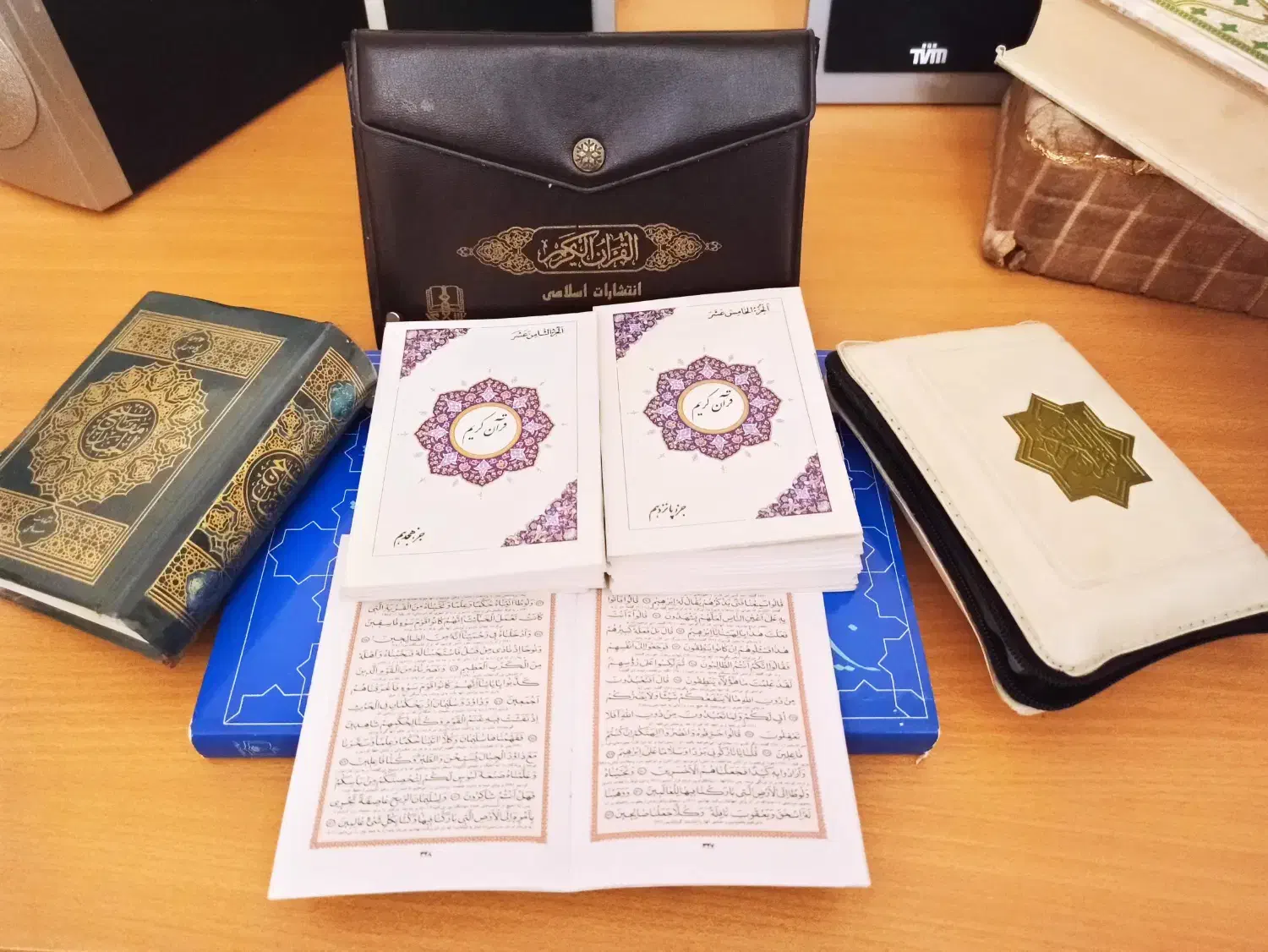 مجموعه کتب مذهبی|کتاب و مجله مذهبی|تبریز, |دیوار