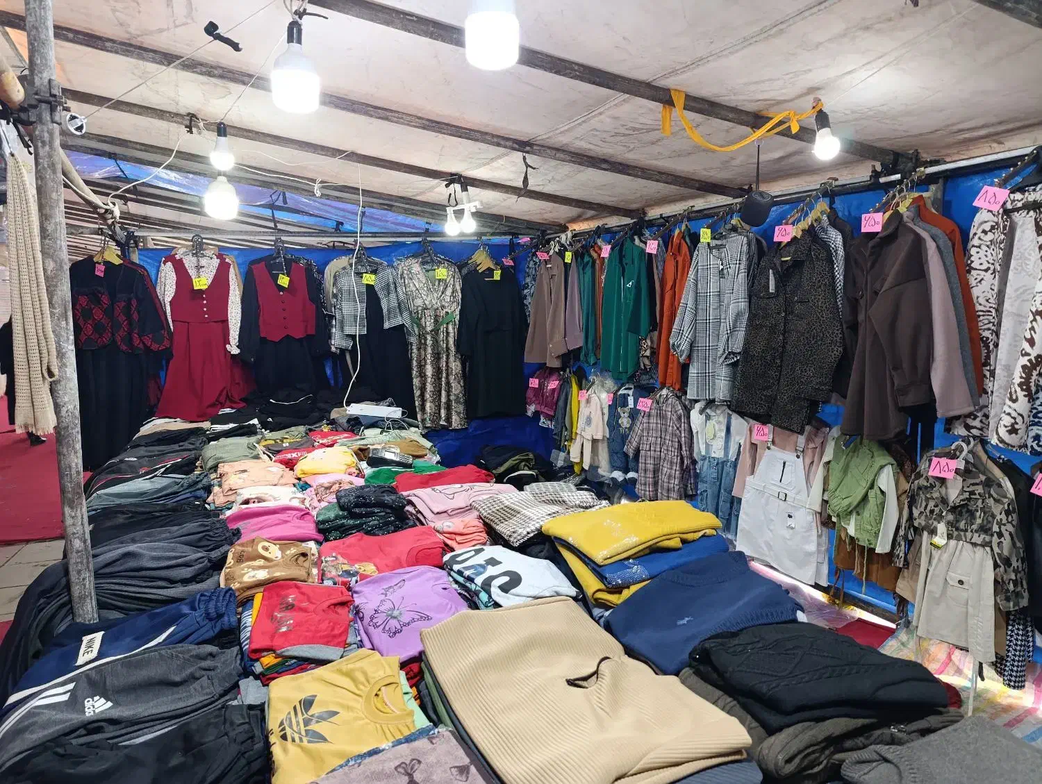 نمایشگاه یلدای بوئین زهرا|لباس|بوئین زهرا, |دیوار