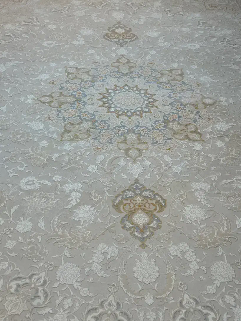 جفت فرش۹متری دیزاین۱۲۰۰شانه درحدنوتمام نخ گلبرجسته|فرش|مشهد, شهید مطهری|دیوار