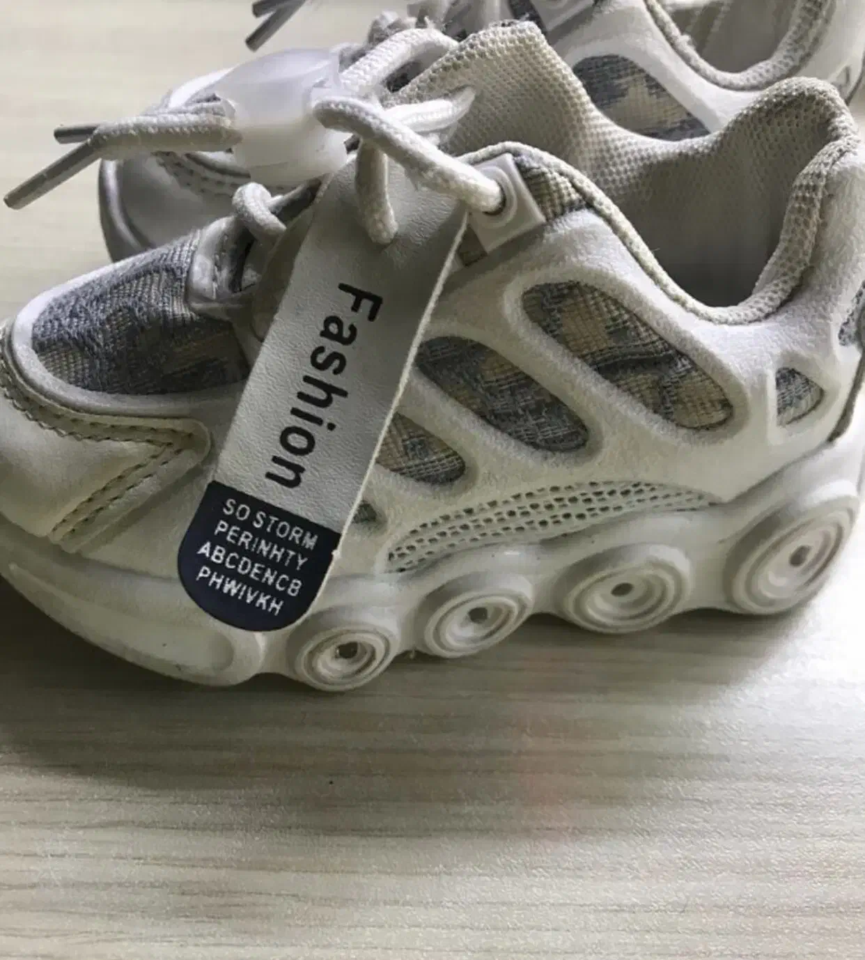 کتونی چراغ دار کودک|کفش و لباس بچه|رشت, جهاد|دیوار