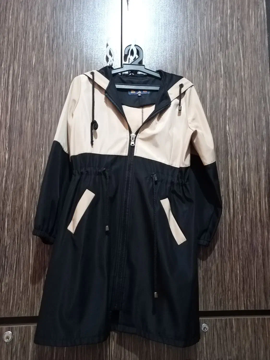 بارانی دو عدد هر دو با هم ۴۰۰ تکی هم فروخته میشه|لباس|بابلسر, |دیوار