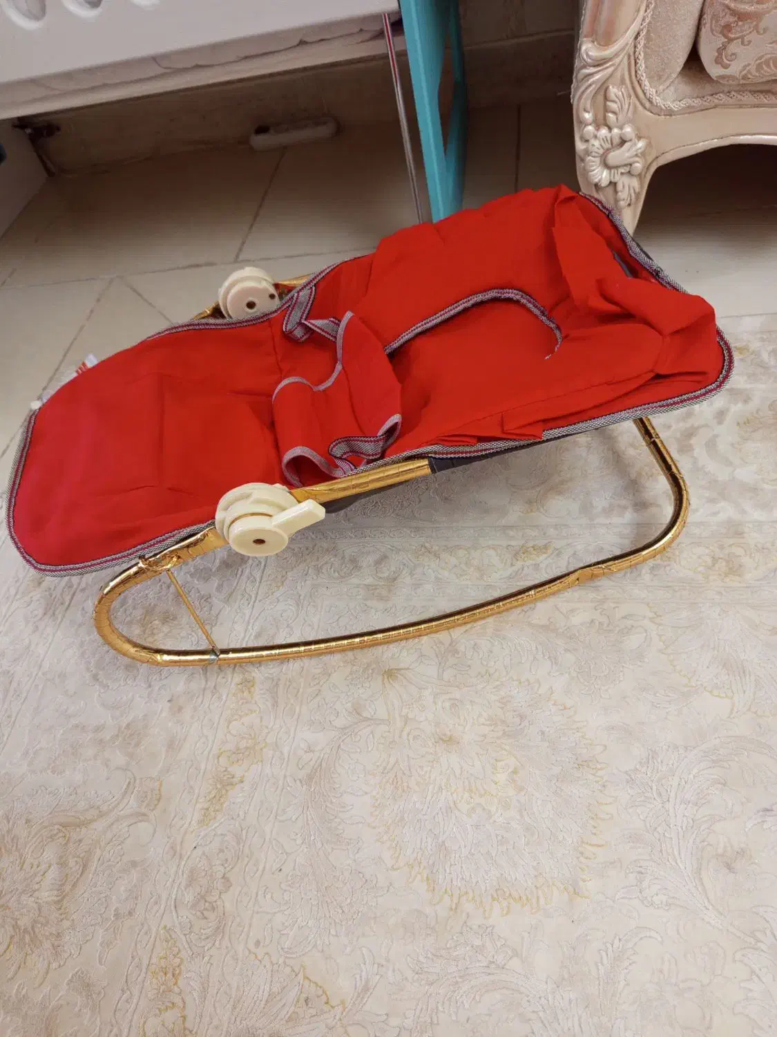 تخت کنار مادر و نی نی لای لای|تخت و صندلی بچه|قدس, شهرقدس|دیوار