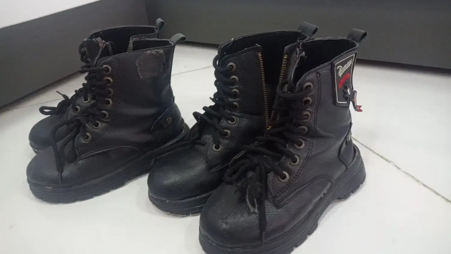 پوتین نو|کفش و لباس بچه|مشکیندشت, |دیوار