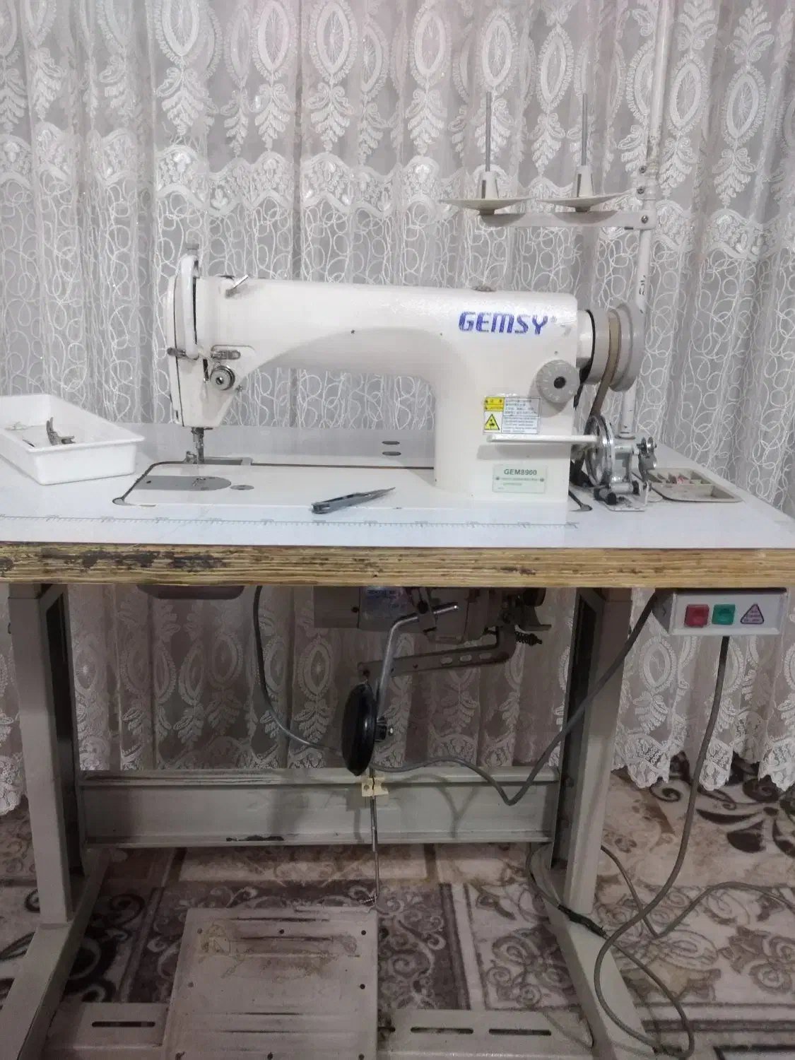 چرخ خیاطی راسته دوز|چرخ خیاطی و ریسندگی|چهارباغ, |دیوار