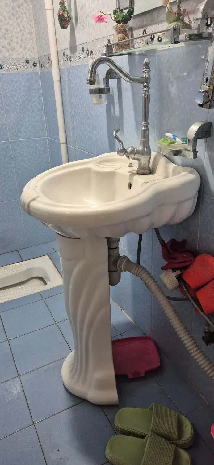 روشویی پایه دار|لوازم سرویس بهداشتی|کرمان, |دیوار