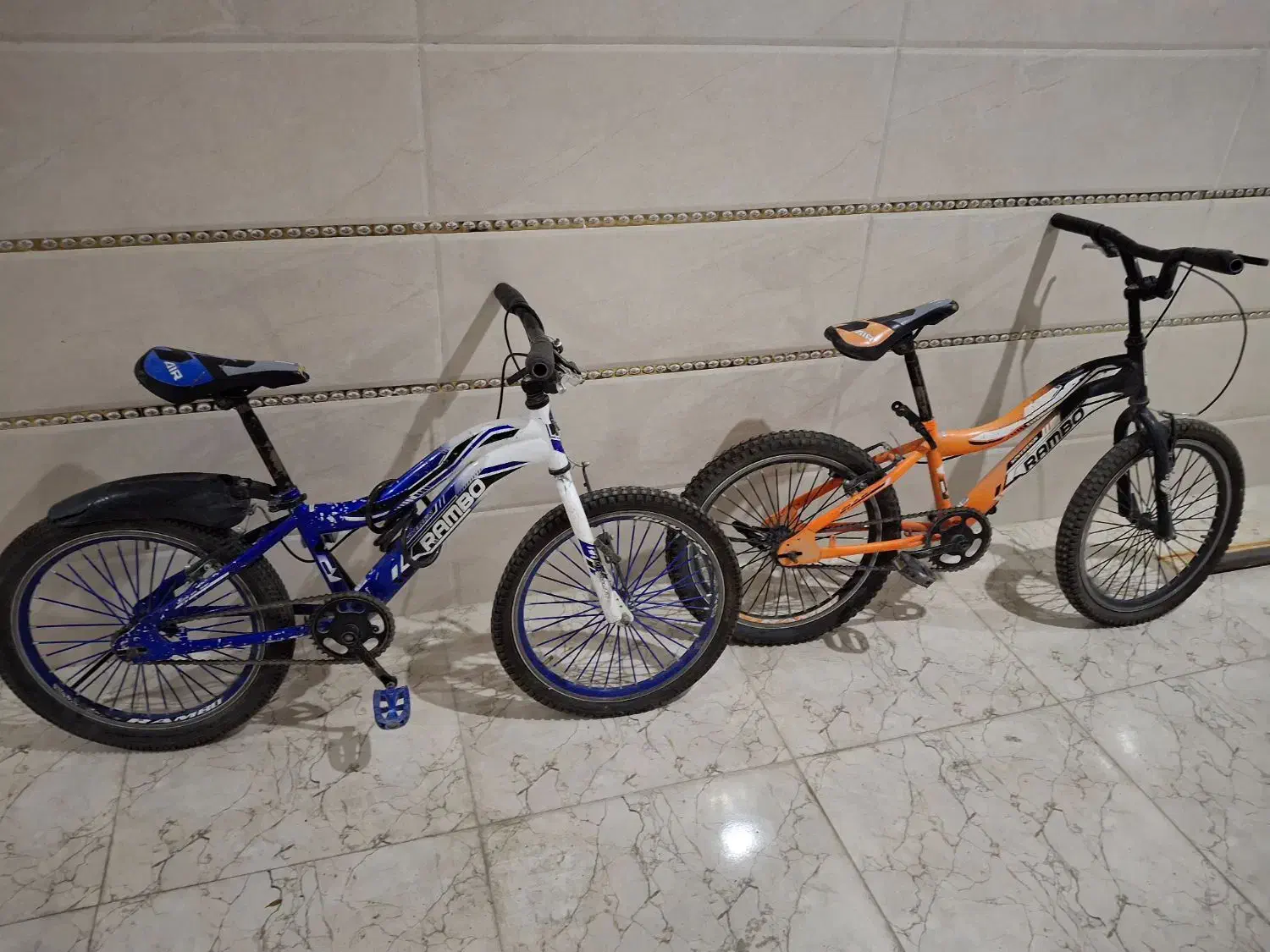 دوچرخ|دوچرخه، اسکیت، اسکوتر|الشتر, |دیوار