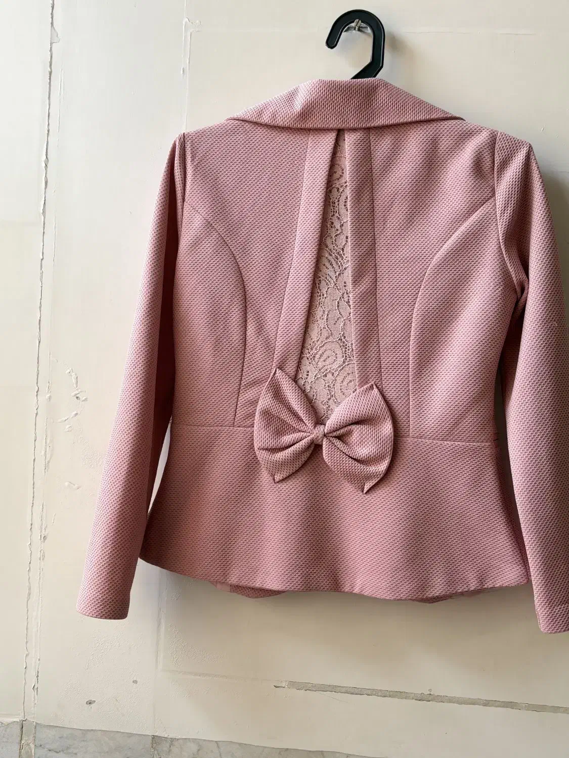 کت و دامن کوتاه|لباس|لنجان, |دیوار