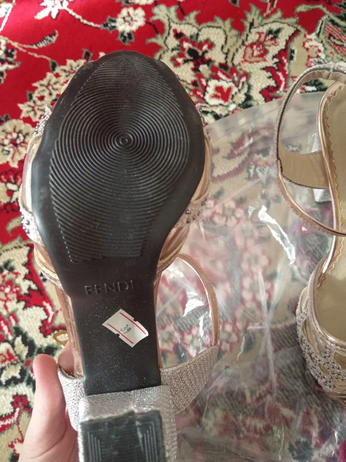 کفش مجلسی|کیف، کفش، کمربند|ایوان, |دیوار