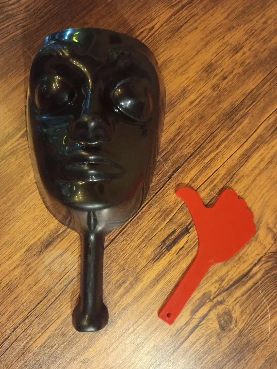 مافیا بازان رشت|گردهمایی و همایش|رشت, کوی فکوری|دیوار