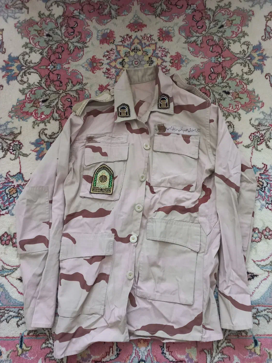 لباس مرزبانی|لباس|گلبهار, شهر جدید گلبهار|دیوار