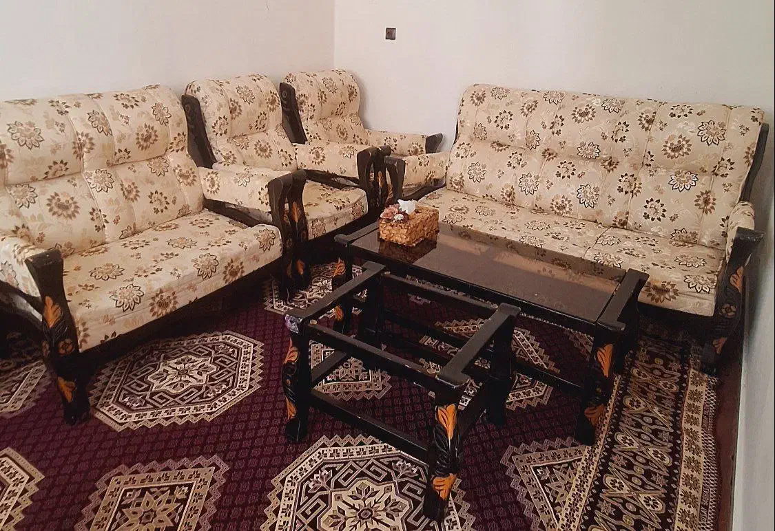 مبل هفت نفره تمیز|مبلمان خانگی و میز عسلی|لاهیجان, شهرک سلمان فارسی|دیوار