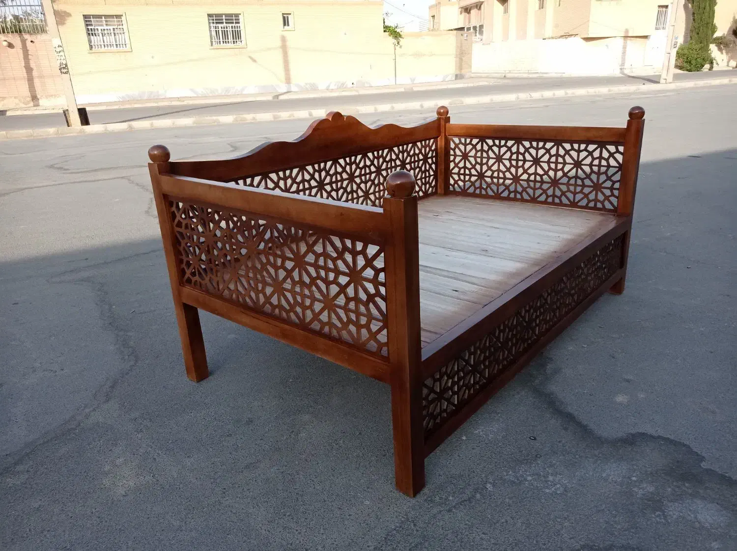 تخت سنتی|مبلمان خانگی و میز عسلی|شاهین‌شهر, شهرک گلدیس|دیوار
