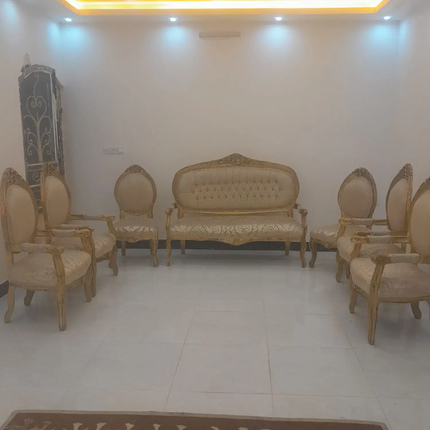 مبل سلطنتی درجه کار درجه ۱|مبلمان خانگی و میز عسلی|تربت‌حیدریه, بالا ولایت|دیوار