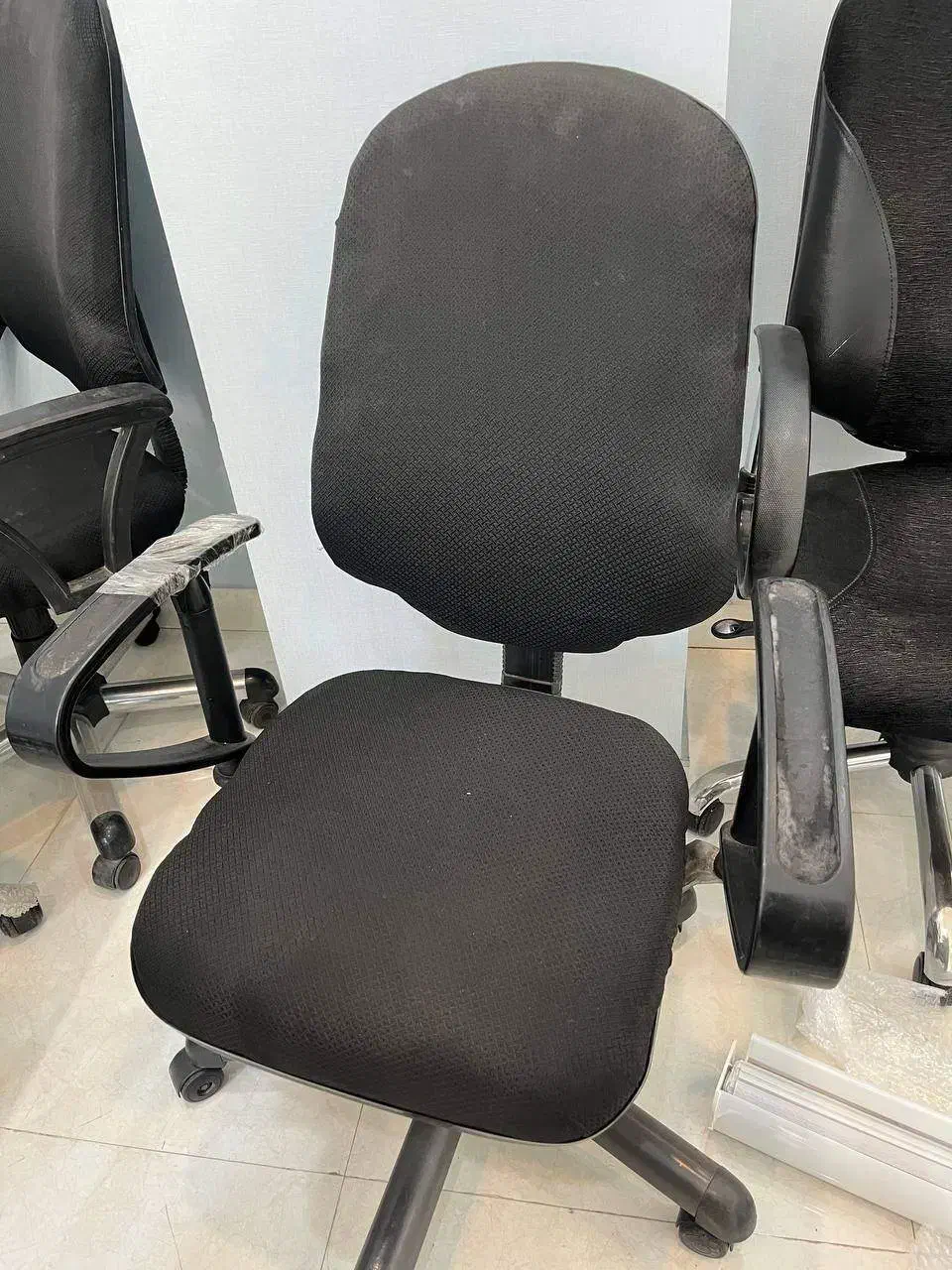 صندلی چرخ دار مناسب دفتر و فروشگاه|مبلمان اداری|رشت, گلسار|دیوار