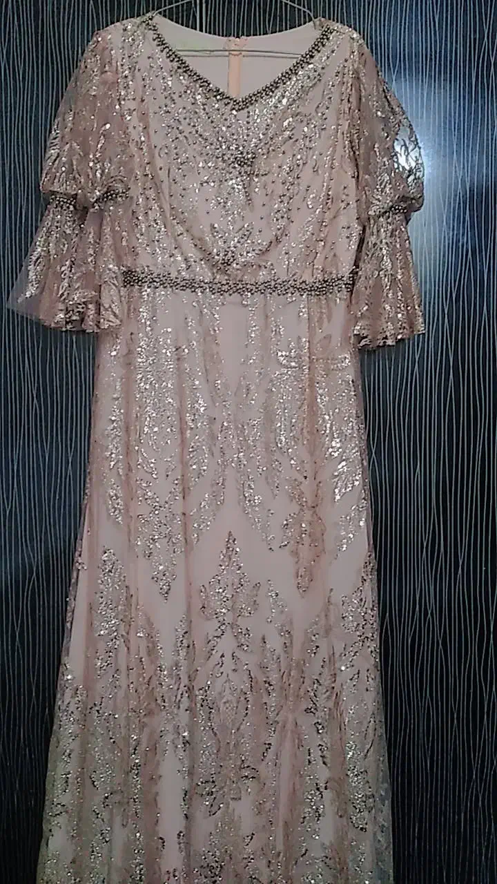 لباس مجلسی|لباس|کارون, |دیوار