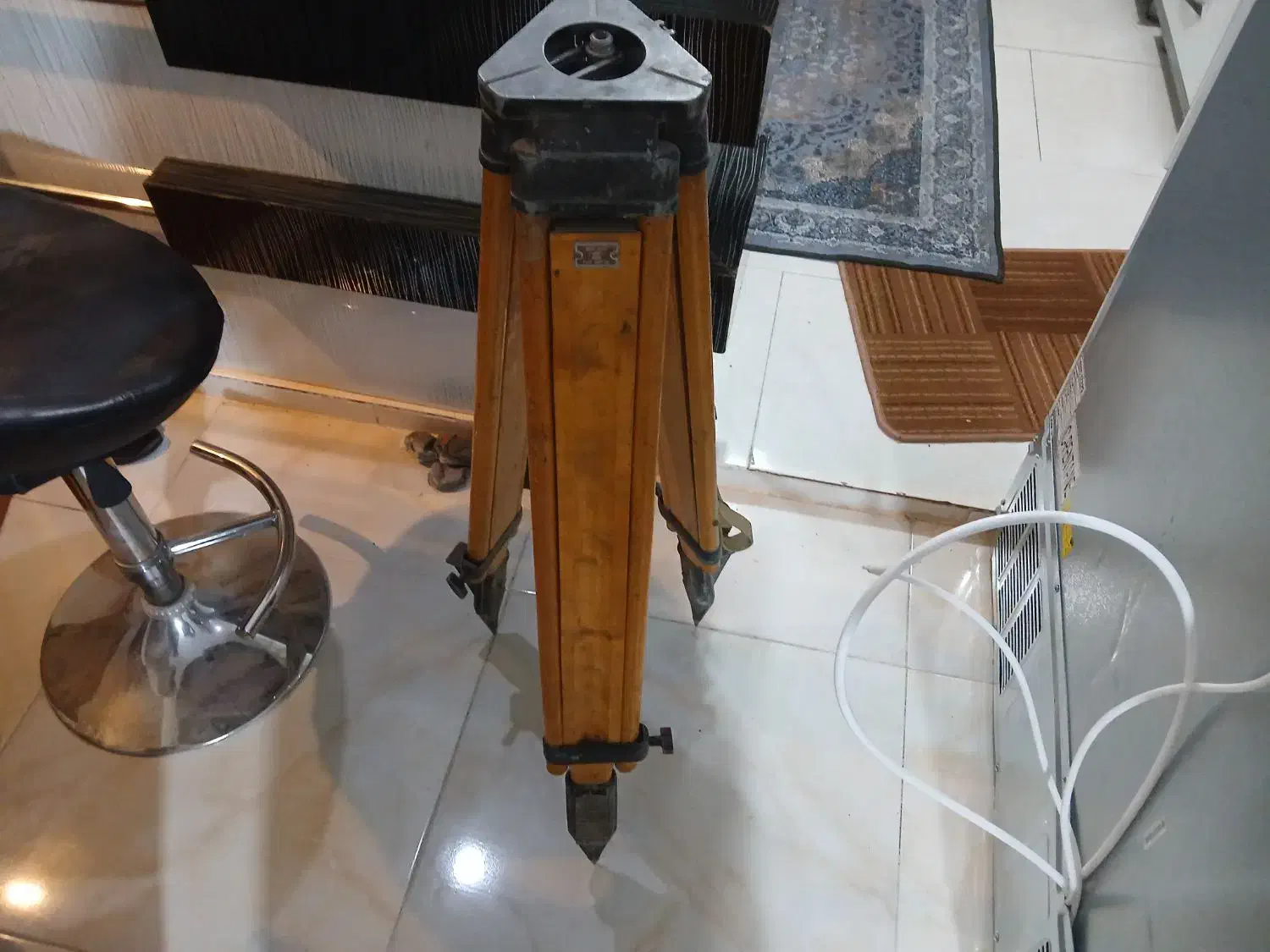 سه پایه دوربین نقشه برداری|ابزارآلات|شاهینشهر, عطار|دیوار