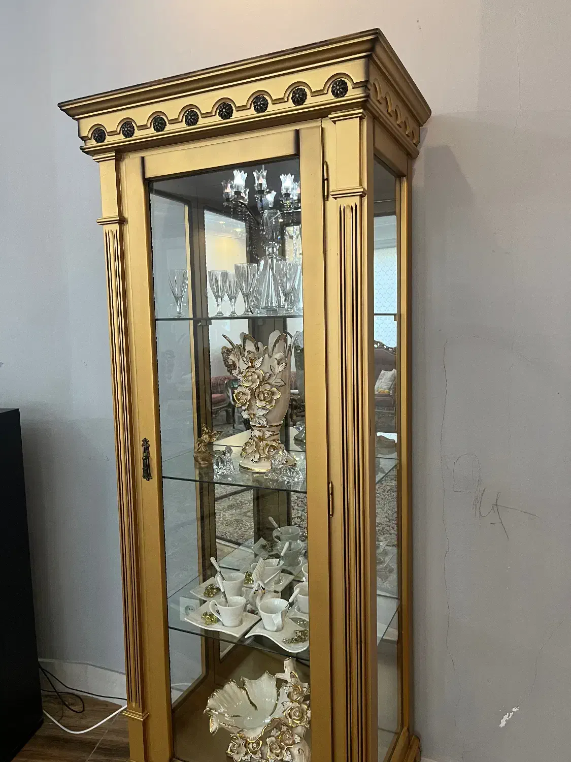 ویترین طلایی|بوفه، ویترین، کنسول|نوشهر, |دیوار