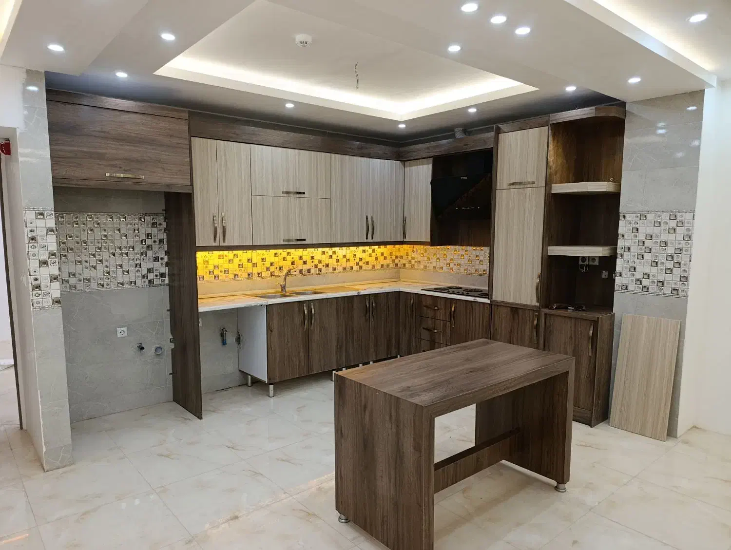 رهن تک واحدی 130 نوساز کلید نخورده|اجارهٔ آپارتمان|خمینیشهر, |دیوار