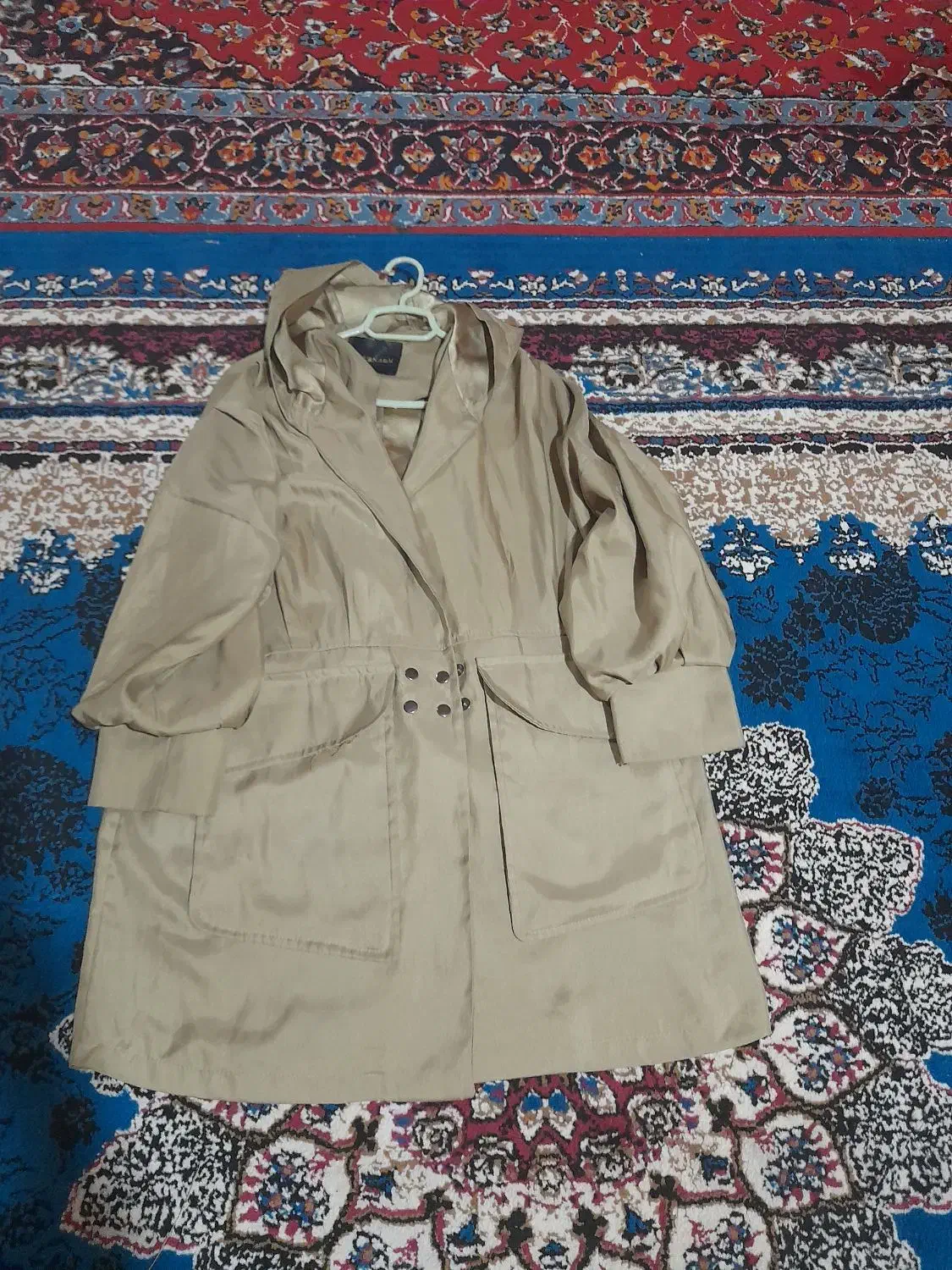 بارانی در حد نو|لباس|اسفراین, |دیوار