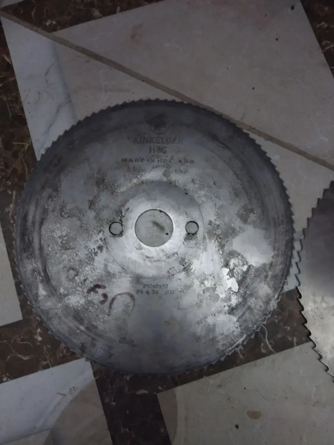 تیغ آلومینیوم بر|ابزارآلات|یزد, |دیوار