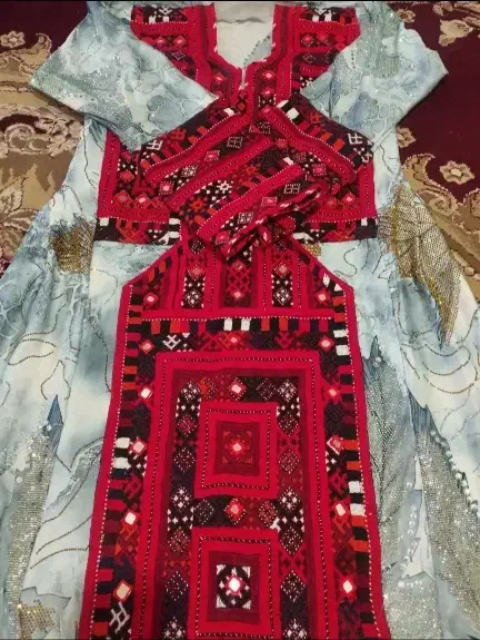 خیاطی لباس زنانه بلوچی و دوخت آیینه روی لباس|خدمات پیشه و مهارت|خواف, |دیوار