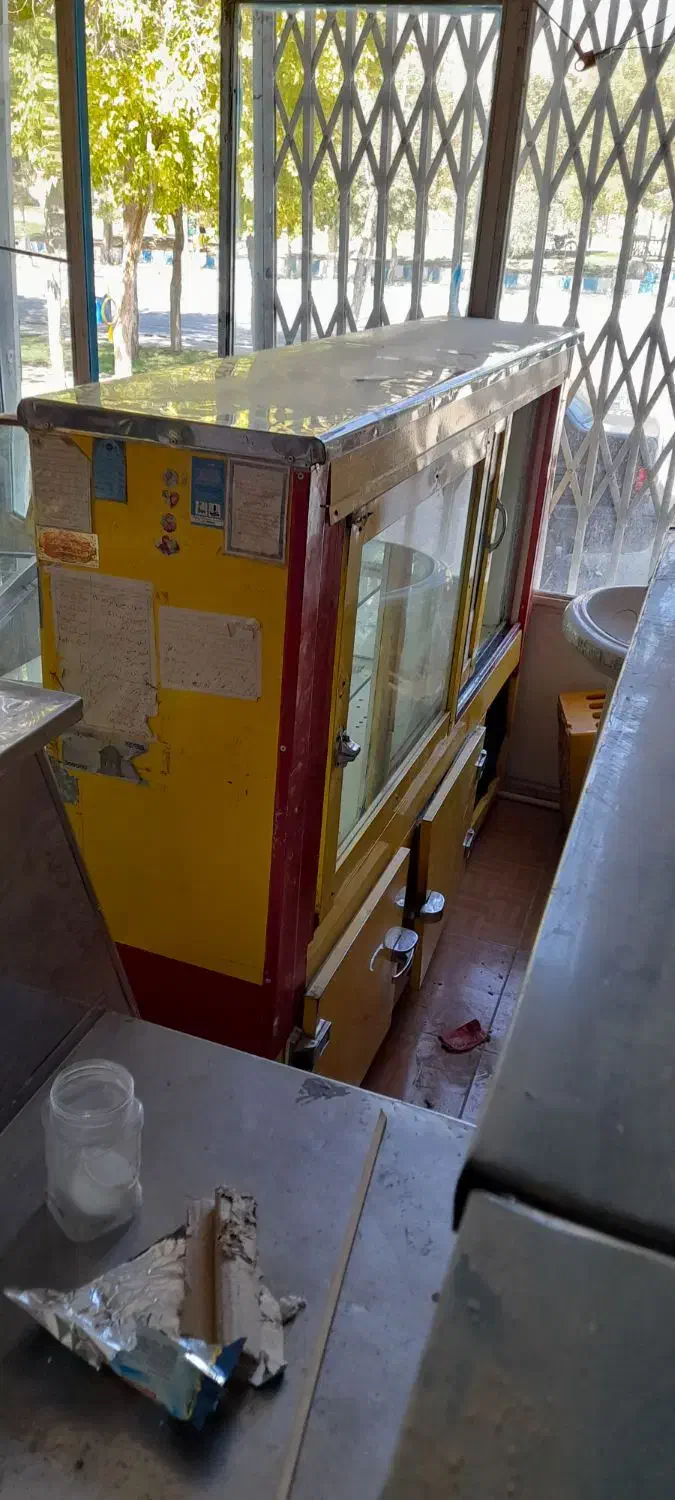 یخچال ویترینی شیشه خم بدون موتور|فروشگاه و مغازه|هرسین, |دیوار