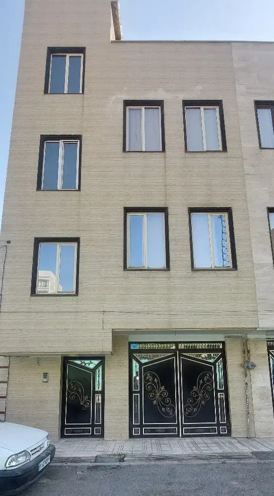 فروش آپارتمان ۳ طبقه -صالح آباد-۹۰ متری|فروش آپارتمان|بهارستان, |دیوار