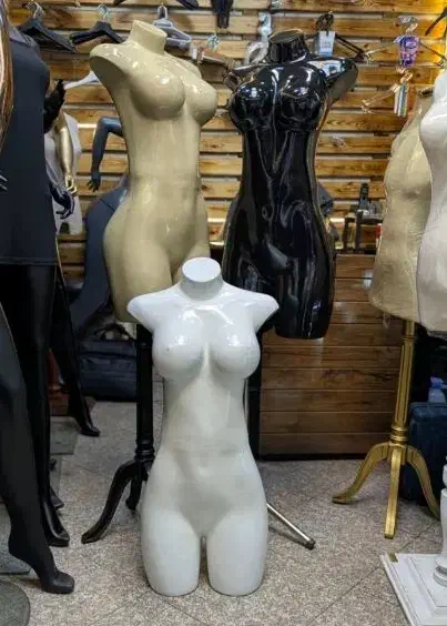 مانکن سفید با پایه|فروشگاه و مغازه|بندر گناوه, |دیوار