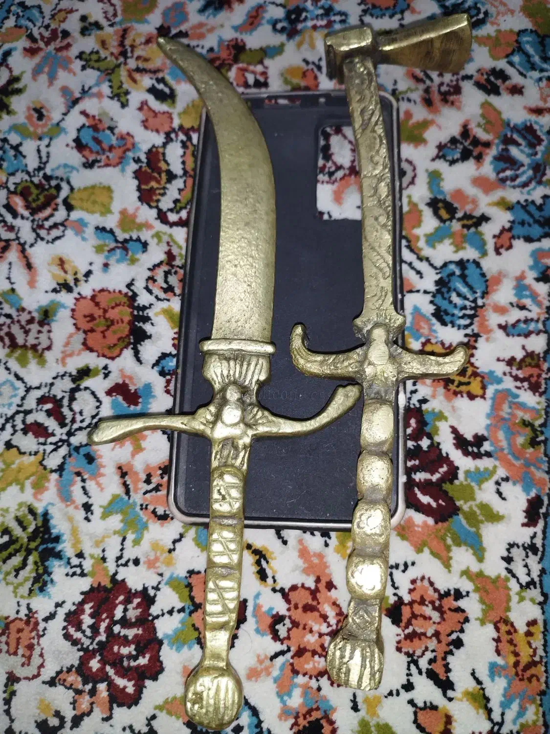 برنز کلکسیونی|کلکسیون اشیاء عتیقه|شیراز, کوشک میدان|دیوار