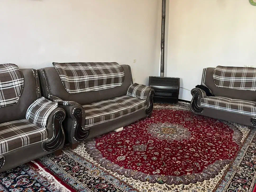 یک دست مبل نه نفره تمیز وسالم|مبلمان خانگی و میز عسلی|صالح آباد (ایلام), |دیوار