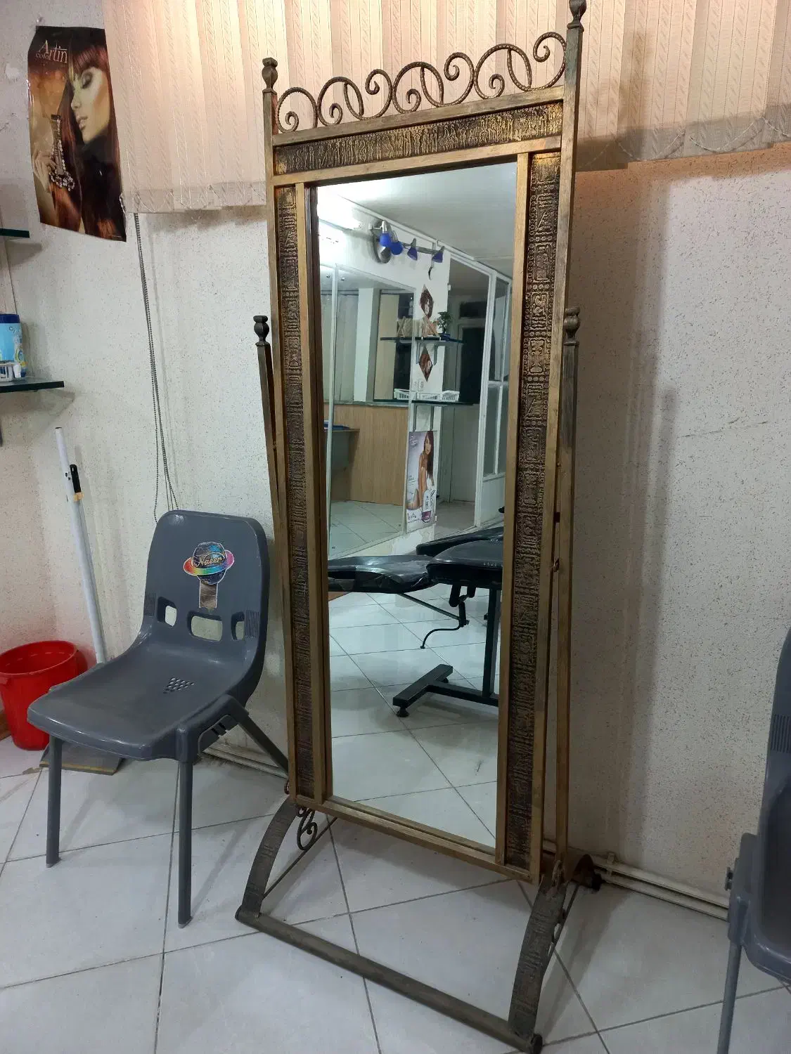 وسایل اریشگاه|آرایشگاه و سالن‌های زیبایی|بروجرد, |دیوار