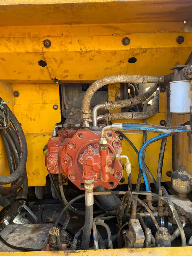 بیل ولو ۲۱۰ مدل ۲۰۰۶ خیلی کم کار|خودرو سنگین|اصفهان, آبشار|دیوار