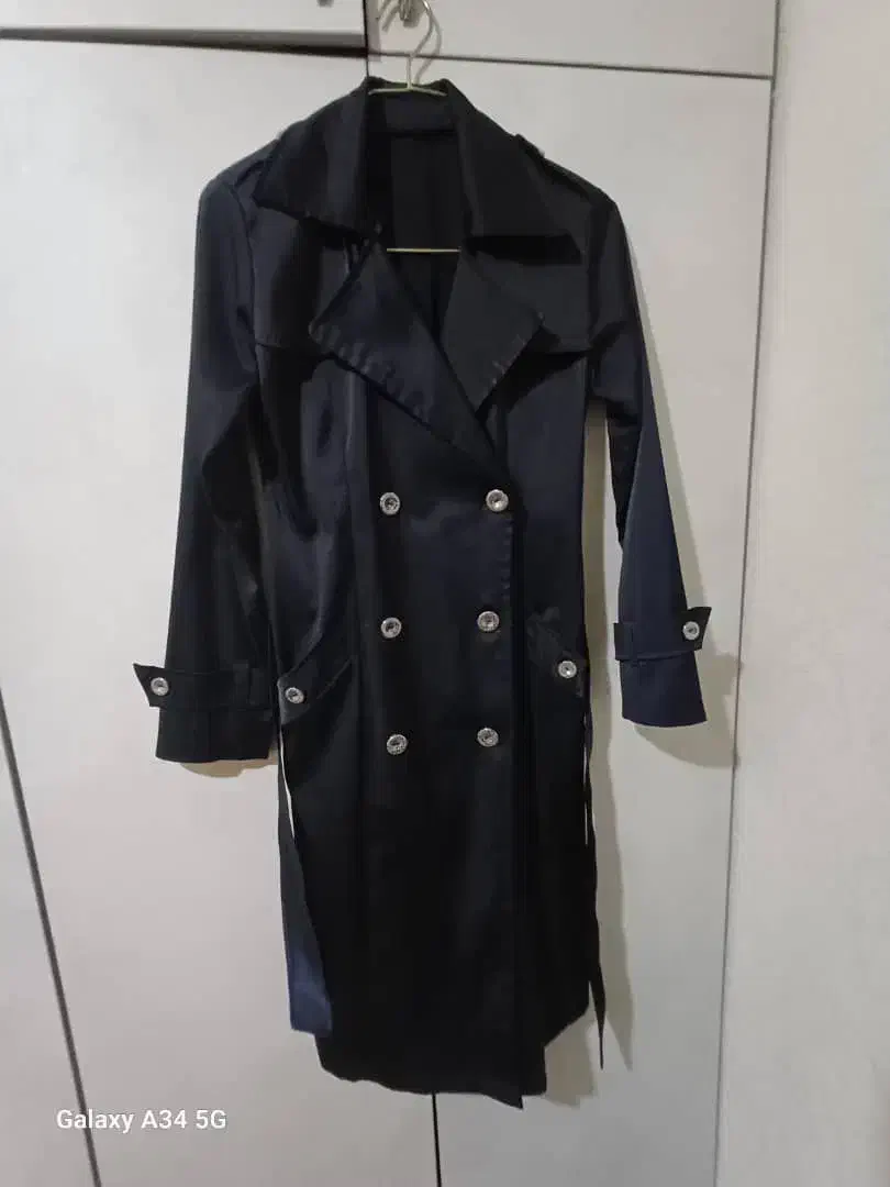 سه عدد مانتو بارانی|لباس|رشت, کوی جام جم|دیوار